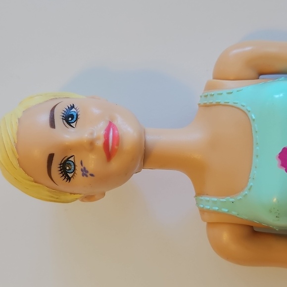 Barbie in Aqua Swimsuit - Picture 2 of 4